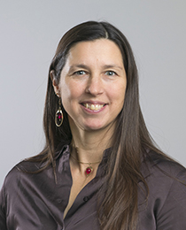 Porträttfoto på Simone Andersson